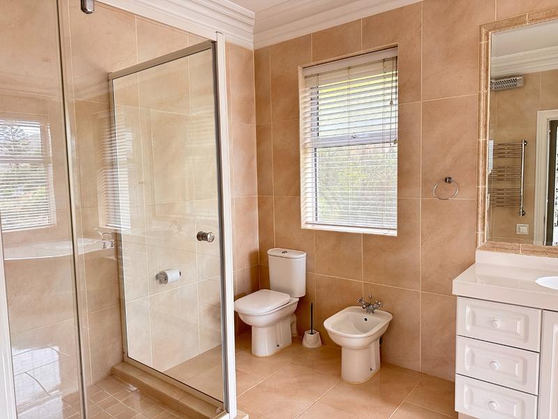 To Let 4 Bedroom Property for Rent in Fish Hoek Western Cape